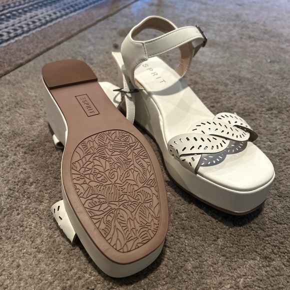 ESPRIT Wedges - Picture 3 of 3